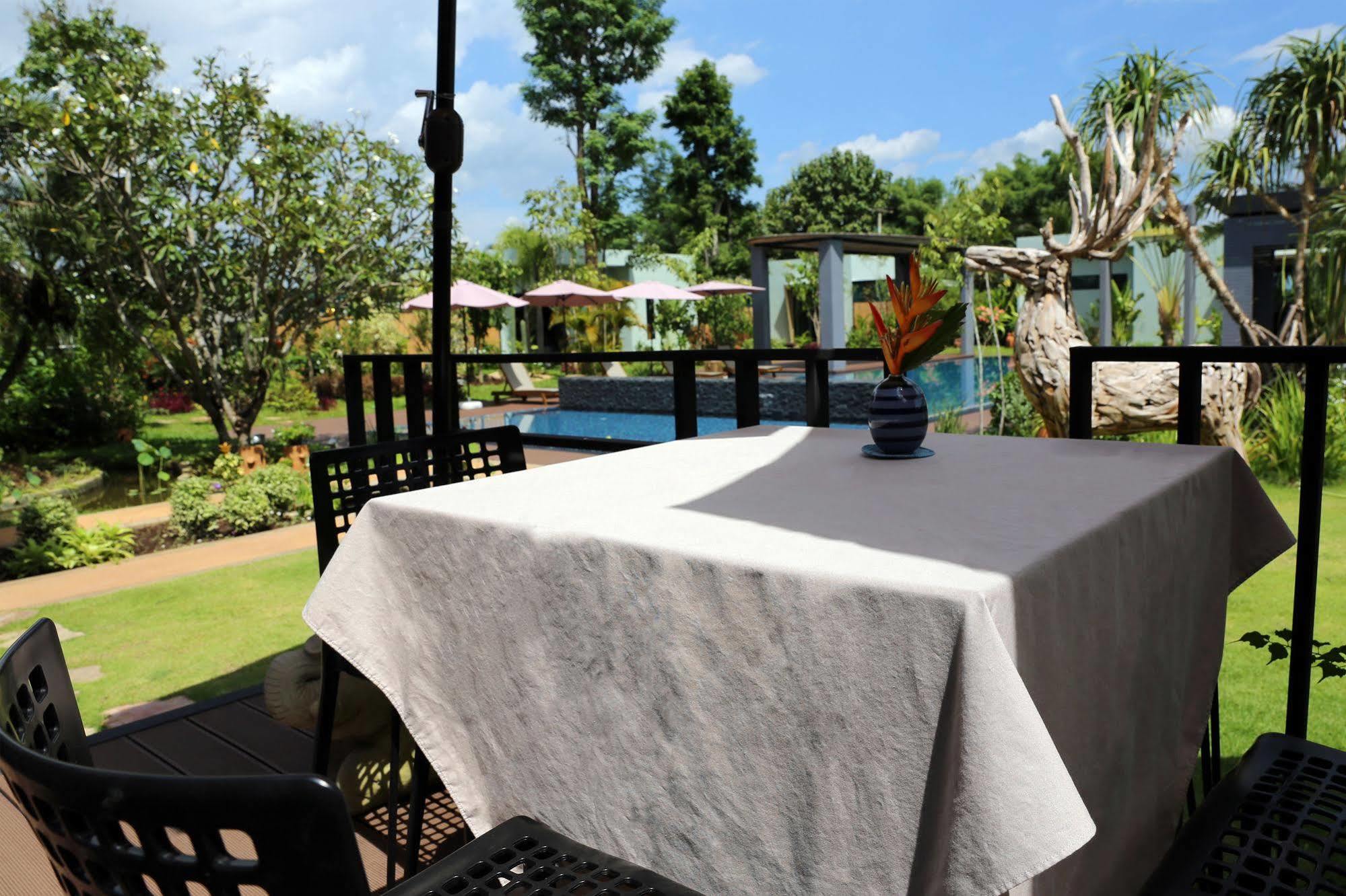 Corner Spa Resort Chiang Mai Bagian luar foto